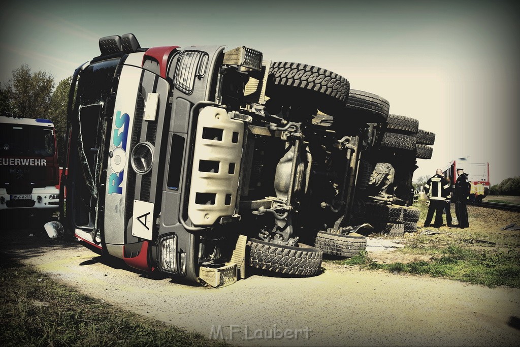 Schwerer VU LKW Zug Bergheim Kenten Koelnerstr P235.JPG - Miklos Laubert